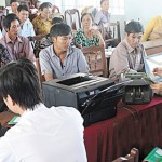 NHCSXH huyện Krông Nô giao dịch với người dân xã Đắk D'rô