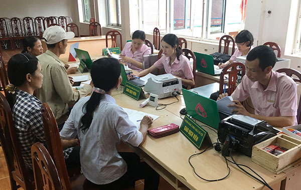 NHCSXH huyện Hoành Bồ (Quảng Ninh) thực hiện huy động tiền gửi tiết kiệm tại Điểm giao dịch xã Đồng Lâm
