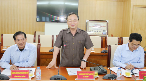 Bí thư Tỉnh ủy tỉnh Hưng Yên Đỗ Tiến Sỹ phát biểu tại buổi làm việc