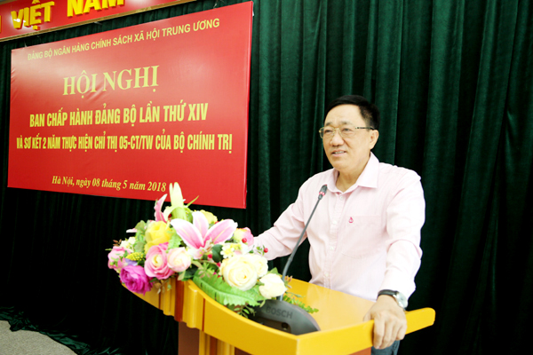 Đồng chí Dương Quyết Thắng - Bí thư Đảng ủy NHCSXH TW phát biểu kết luận Hội nghị