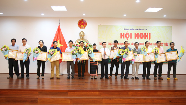 Các cá nhân, tập thể được Chủ tịch UBND tỉnh Gia Lai khen thưởng