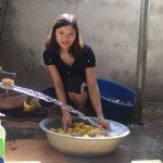 Được vay vốn của NHCSXH, các hộ dân ở xã Sơn Lư đã có nước sạch sử dụng