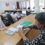Bà Phạm Thị Thật được giải ngân vốn vay chương trình NOXH tại NHCSXH huyện Bến Lức