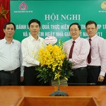 Các đồng chí Lãnh đạo NHCSXH chúc mừng các thầy cô giáo HVNH nhân ngày Nhà giáo Việt Nam