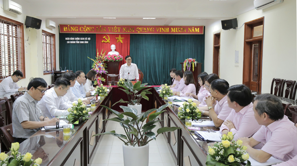 Quang cảnh buổi làm việc tại NHCSXH tỉnh Ninh Bình