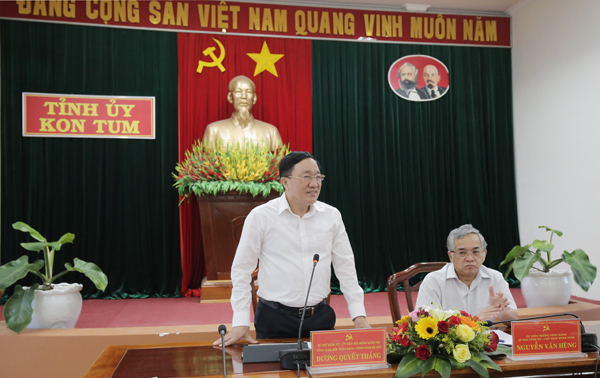Tổng Giám đốc NHCSXH Dương Quyết Thắng phát biểu tại buổi làm việc với Thường trực Tỉnh ủy Kon Tum