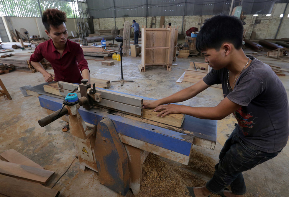 Nhờ vốn vay ưu đãi từ chương trình cho vay giải quyết việc làm và cho vay doanh nghiệp vừa và nhỏ, Công ty Phát Việt ở xã Quảng Phú, huyện Lương Tài có điều kiện mở rộng nhà xưởng, mua sắm máy móc và tạo việc làm cho 20 lao động địa phương