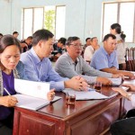 Tổng Giám đốc Dương Quyết Thắng trao đổi với chính quyền và các hội, đoàn thể thị trấn Nhơn Hòa