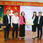 Đồng chí Nguyễn Thị Thanh - Bí thư Tỉnh ủy Ninh Bình chúc Tết NHCSXH tỉnh Ninh Bình