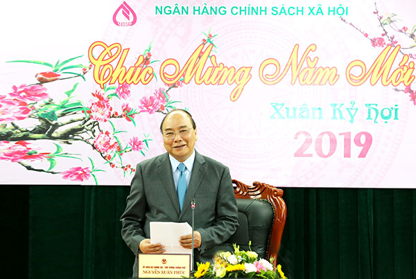 Thủ tướng Chính phủ Nguyễn Xuân Phúc chúc Tết CBVCLĐ NHCSXH