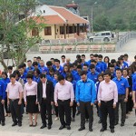 Đoàn Thanh niên NHCSXH TW và NHCSXH tỉnh Thái Nguyên dâng hương tưởng nhớ các Anh hùng liệt sỹ tại Nghĩa trang liệt sỹ huyện Định Hóa