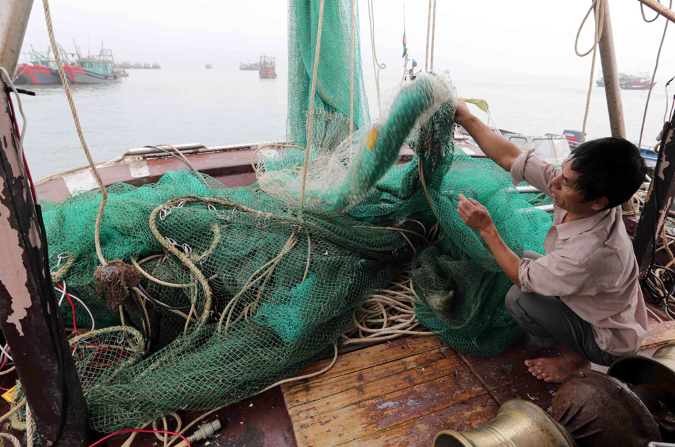Gia đình ông Hoàng Văn Tiến ở TP Móng Cái vay vốn mua ngư cụ đánh bắt hải sản