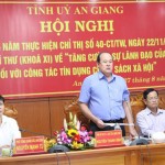 Phó Bí thư Tỉnh ủy - Chủ tịch UBND tỉnh An Giang Nguyễn Thanh Bình phát biểu tại Hội nghị