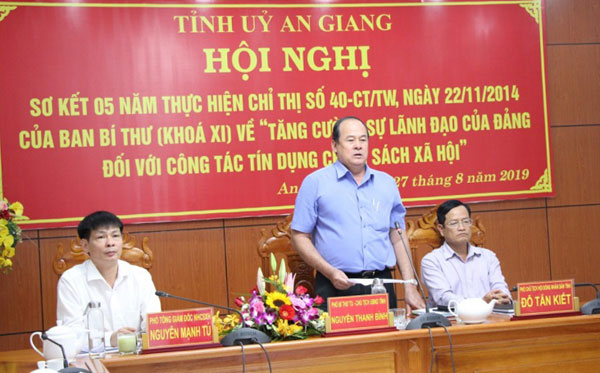 Phó Bí thư Tỉnh ủy - Chủ tịch UBND tỉnh An Giang Nguyễn Thanh Bình phát biểu tại Hội nghị