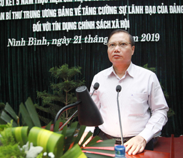 Phó Bí thư Thường trực Tỉnh ủy, Chủ tịch HĐND tỉnh Trần Hồng Quảng phát biểu tại Hội nghị