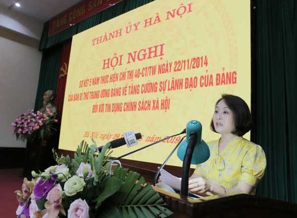 Phó Chủ tịch Hội LHPN Thành phố Phạm Thị Thanh Hương chia sẻ kinh nghiệm tại Hội nghị
