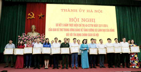 Các cá nhân, tập thể có thành tích xuất sắc trong thực hiện Chỉ thị số 40 trên địa bàn thành phố Hà Nội được biểu dương, khen thưởng
