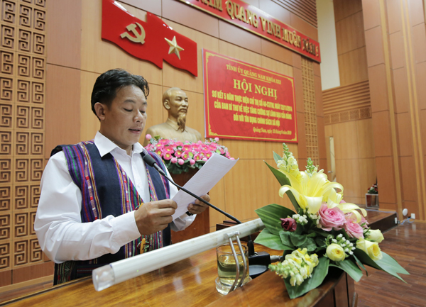 Tổ trưởng Tổ tiết kiệm và vay vốn thôn 2, xã Trà Linh, huyện Nam Trà My Nguyễn Văn Lượng