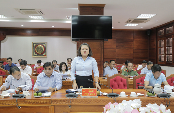 Phó Chủ tịch UBND tỉnh Đắk Lắk H’Yim Kđoh phát biểu tại buổi làm việc