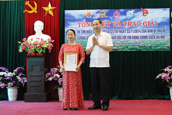 Tác giả có thành tích xuất sắc được nhận giải trong Cuộc thi tại Sơn La