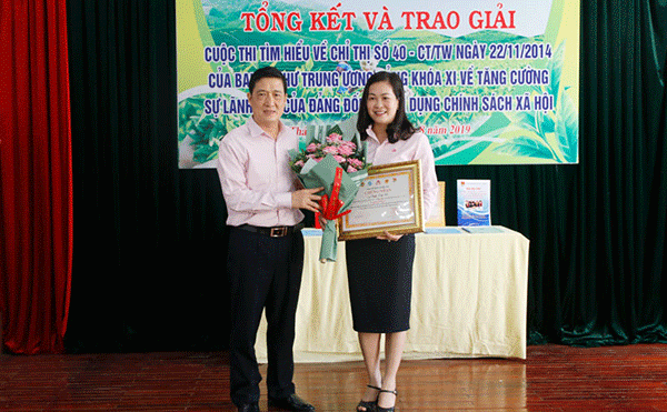 Các tác giả có thành tích cao tại Bắc Ninh nhận giải thưởng