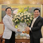 Trong chuyến khảo sát tại tỉnh Bắc Giang, Đoàn công tác đã tới chúc mừng tân Chủ tịch UBND tỉnh Bắc Giang Dương Văn Thái