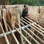 Từ vốn vay NHCSXH, hàng nghìn hộ nghèo trên địa bàn Chợ Mới đã đầu tư mở xưởng sơ chế gỗ