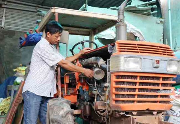 Nhờ nguồn vốn vay từ NHCSXH, anh Nguyễn Văn Nam ở thôn Nghi An, xã Trạm Lộ, đầu tư máy móc phục vụ sản xuất nông nghiệp