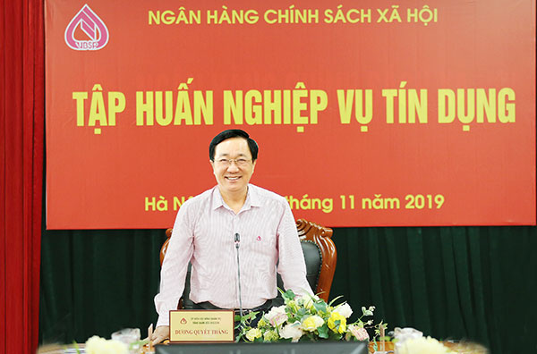 Tổng Giám đốc Dương Quyết Thắng phát biểu chỉ đạo tại buổi tập huấn nghiệp vụ tín dụng 