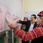 Tổng Giám đốc NHCSXH Dương Quyết Thắng kiểm tra thông tin tín dụng chính sách tại xã Sín Thầu, huyện Mường Nhé