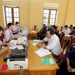 NHCSXH huyện Mù Cang Chải giải ngân vốn vay tại Điểm giao dịch xã