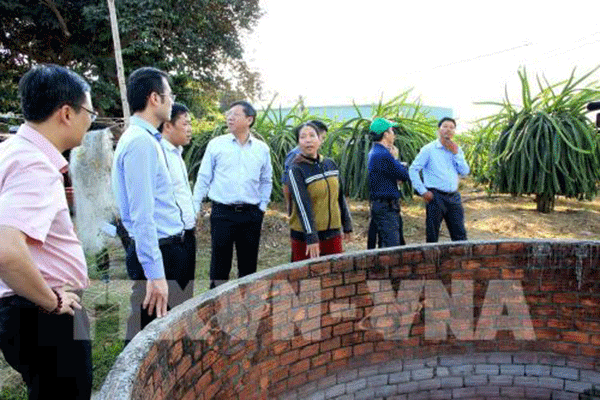 Đoàn khảo sát thực tế tại xã Hàm Minh, huyện Hàm Thuận Nam