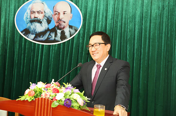 Đồng chí Dương Quyết Thắng, Bí thư Đảng ủy NHCSXH TW, Tổng Giám đốc phát biểu chỉ đạo Đại hội