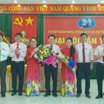 Lãnh đạo Đảng ủy Khối doanh nghiệp tỉnh chức mừng BCH Chi bộ NHCSXH tỉnh Quảng Bình khóa V