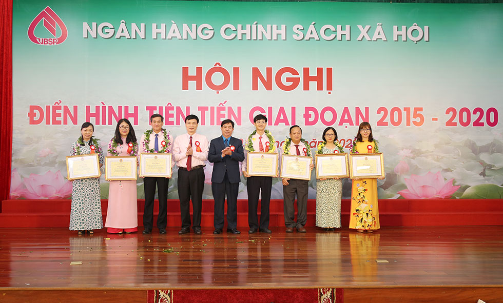 Các Công đoàn cơ sở, cá nhân được nhận Bằng khen của Công đoàn Ngân hàng Việt Nam vì đã có thành tích xuất sắc trong phong trào “Giỏi việc ngân hàng, đảm việc nhà” giai đoạn 2010 - 2020