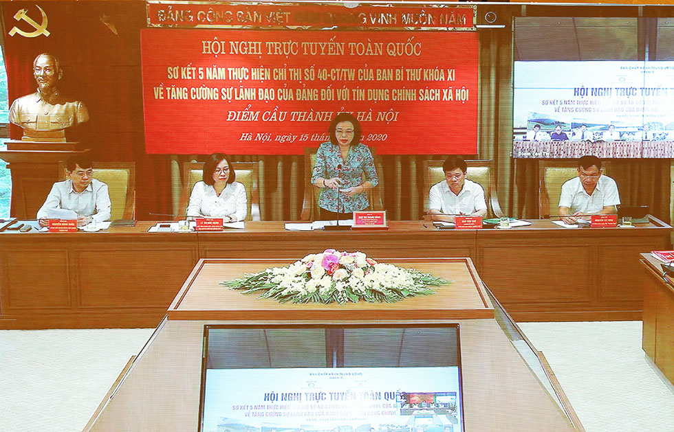 Đồng chí Ngô Thị Thành Hằng, Ủy viên BCH Trung ương Đảng - Phó Bí thư Thường trực Thành ủy Hà Nội tham luận tại điểm cầu Hà Nội