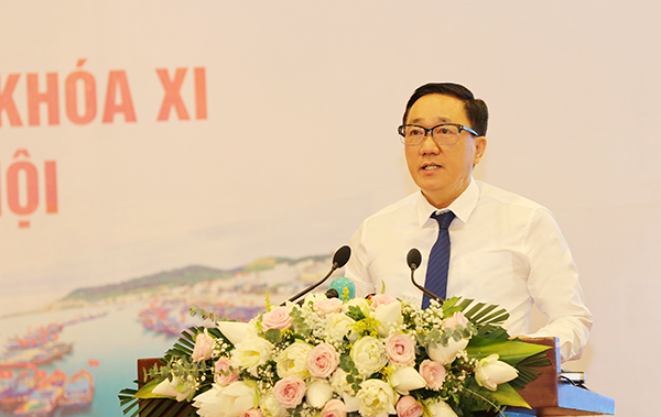 Đồng chí Dương Quyết Thắng, Ủy viên HĐQT - Tổng Giám đốc NHCSXH tham luận tại Hội nghị