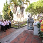 Đoàn công tác NHCSXH do Tổng Giám đốc Dương Quyết Thắng làm Trưởng đoàn đã đến dâng hoa, thắp hương tưởng nhớ các Anh hùng liệt sĩ tại Nghĩa trang liệt sỹ xã Nội Hoàng
