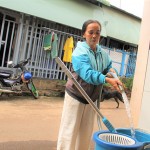 Bà Trương Thị Thu Thật ở ấp Ngô Quyền, xã Bàu Hàm 2, huyện Thống Nhất đã xây dựng được công trình nước sạch hợp vệ sinh