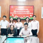 NHCSXH tỉnh Hưng Yên tổ chức ký hợp đồng tín dụng với khách hàng được vay vốn