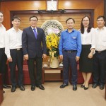 Tổng Giám đốc Dương Quyết Thắng chúc mừng đồng chí Nguyễn Anh Tuấn giữ vị trí Bí thư thứ nhất Trung ương Đoàn TNCS Hồ Chí Minh