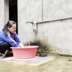 Nhờ vay vốn chính sách, gia đình chị Hoàng Thị Son ở xóm Đậu, xã Tòng Đậu, huyện Mai Châu xây dựng được công trình nước sạch, vệ sinh phục vụ sinh hoạt