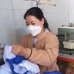 Chị Nguyễn Thị Phượng vay vốn chính sách mở xưởng may mặc