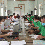 NHCSXH huyện Con Cuông giải ngân vốn kịp thời cho những lao động trở về địa phương