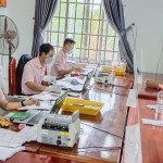 NHCSXH huyện An Phú hỗ trợ vốn vay cho khách hàng tại Điểm giao dịch xã