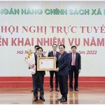 Chi nhánh NHCSXH tỉnh Lâm Đồng đón nhận Huân chương Lao động hạng Nhất