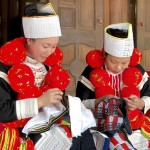 Tín dụng chính sách giúp đồng bào Dao Đỏ ở Tuyên Quang phát triển và bảo tồn nghề thêu truyền thống