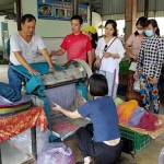 Nguồn vốn tín dụng chính sách kịp thời giúp gia đình ông Huỳnh Hữu Lợi (áo trắng) - Chủ cơ sở "Hủ tíu 6 Hoài" khôi phục sản xuất