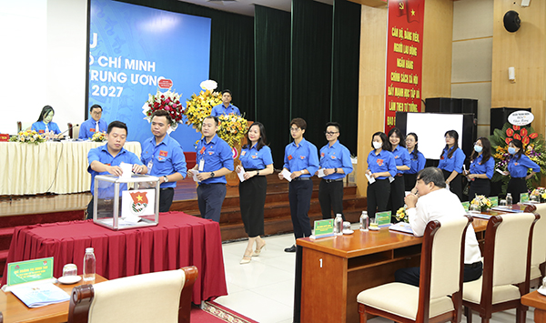 Các đại biểu bầu BCH Đoàn TNCS Hồ Chí Minh NHCSXHTW nhiệm kỳ 2022 - 2027