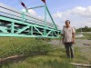 Người nông dân Tây Ninh chế tạo băng tải chuyền lúa